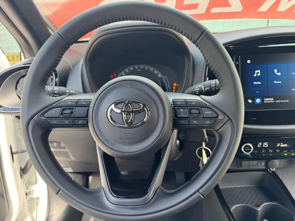 Toyota Aygo X nuova a Como (9)
