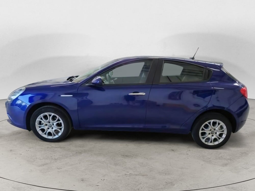 Alfa Romeo Giulietta usata a Salerno (4)