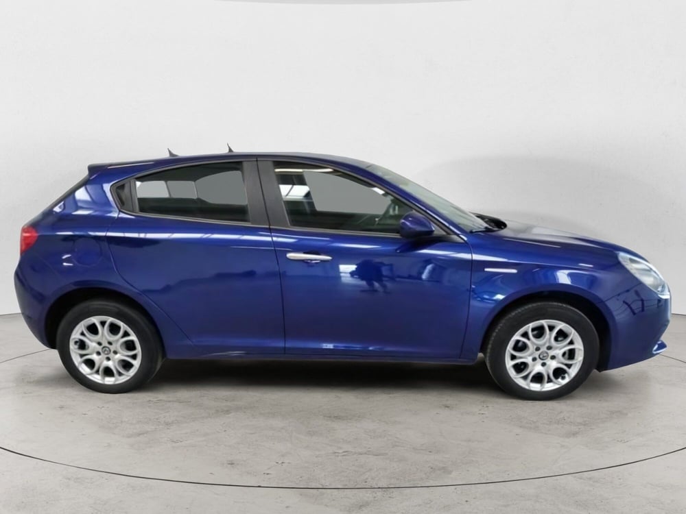 Alfa Romeo Giulietta usata a Salerno (5)
