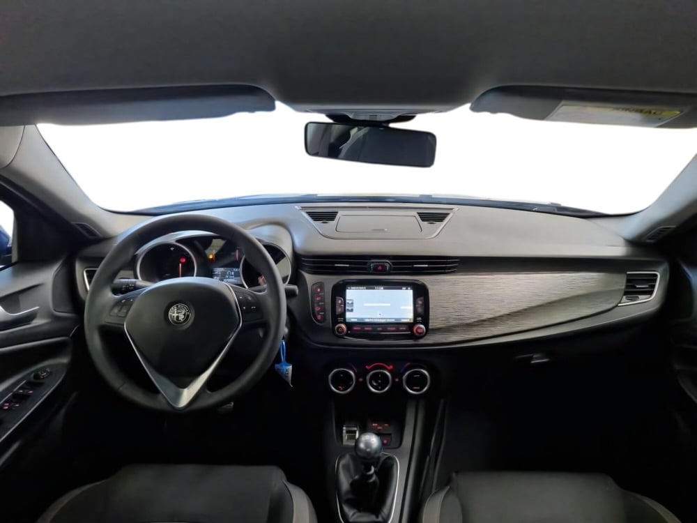 Alfa Romeo Giulietta usata a Salerno (9)