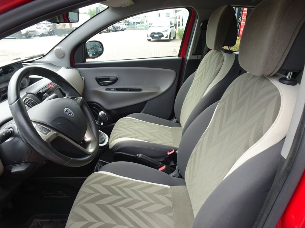 Lancia Ypsilon usata a Treviso (11)