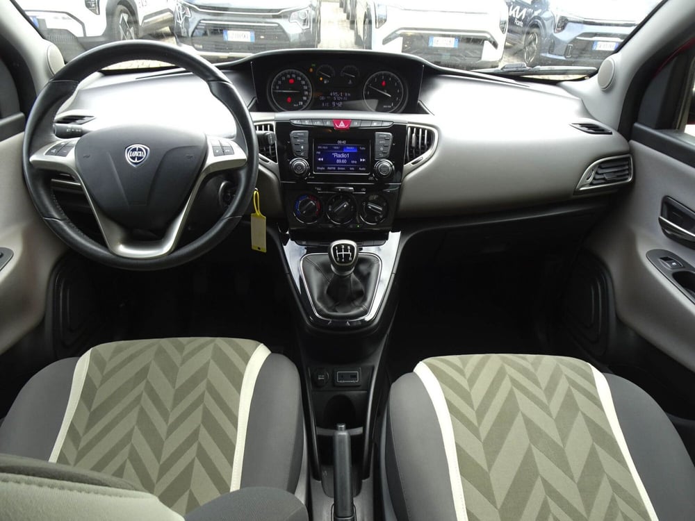 Lancia Ypsilon usata a Treviso (14)