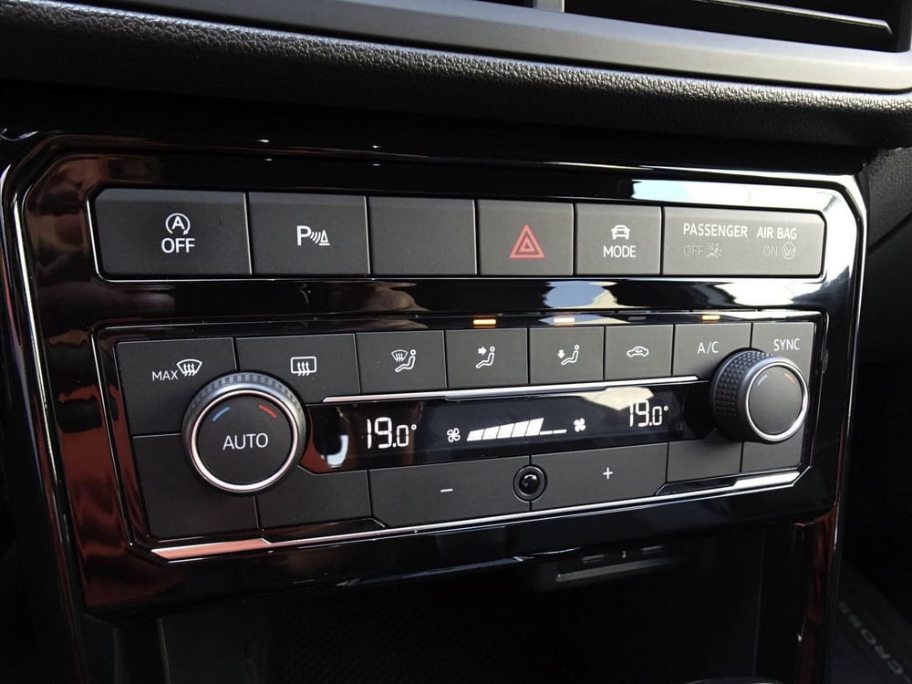 Volkswagen T-Cross usata a Treviso (15)