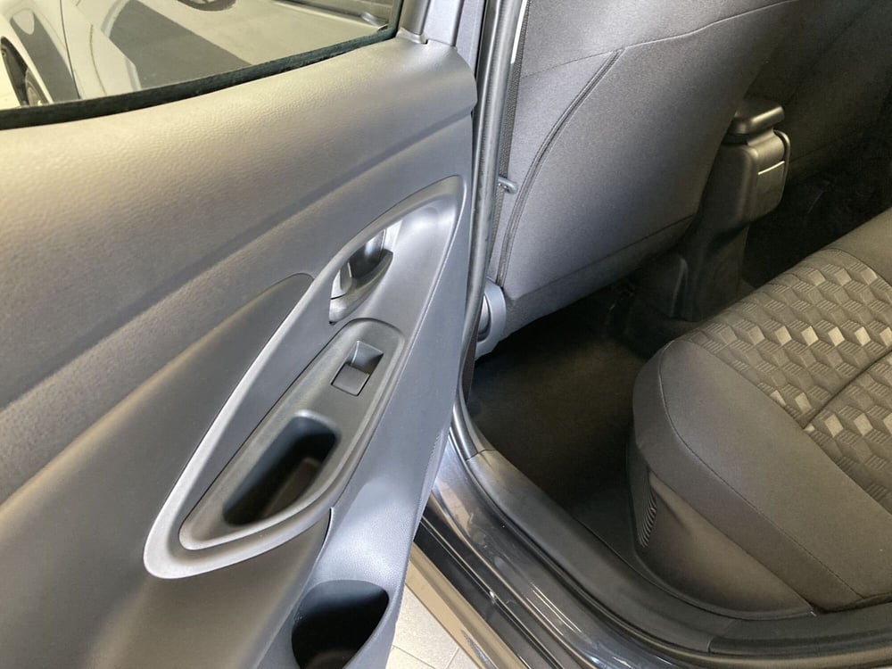 Mazda Mazda2 Hybrid nuova a Pavia (11)
