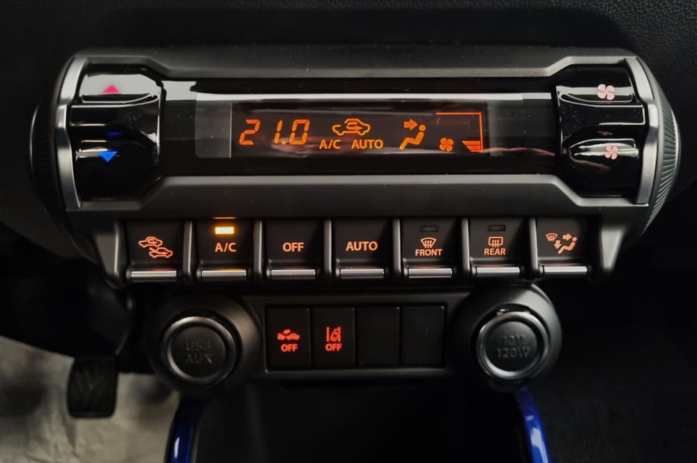 Suzuki Ignis nuova a Pavia (9)