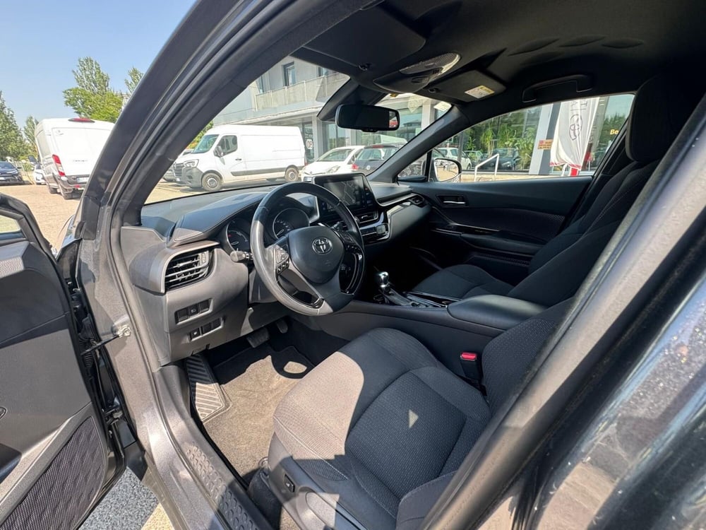Toyota Toyota C-HR usata a Modena (13)