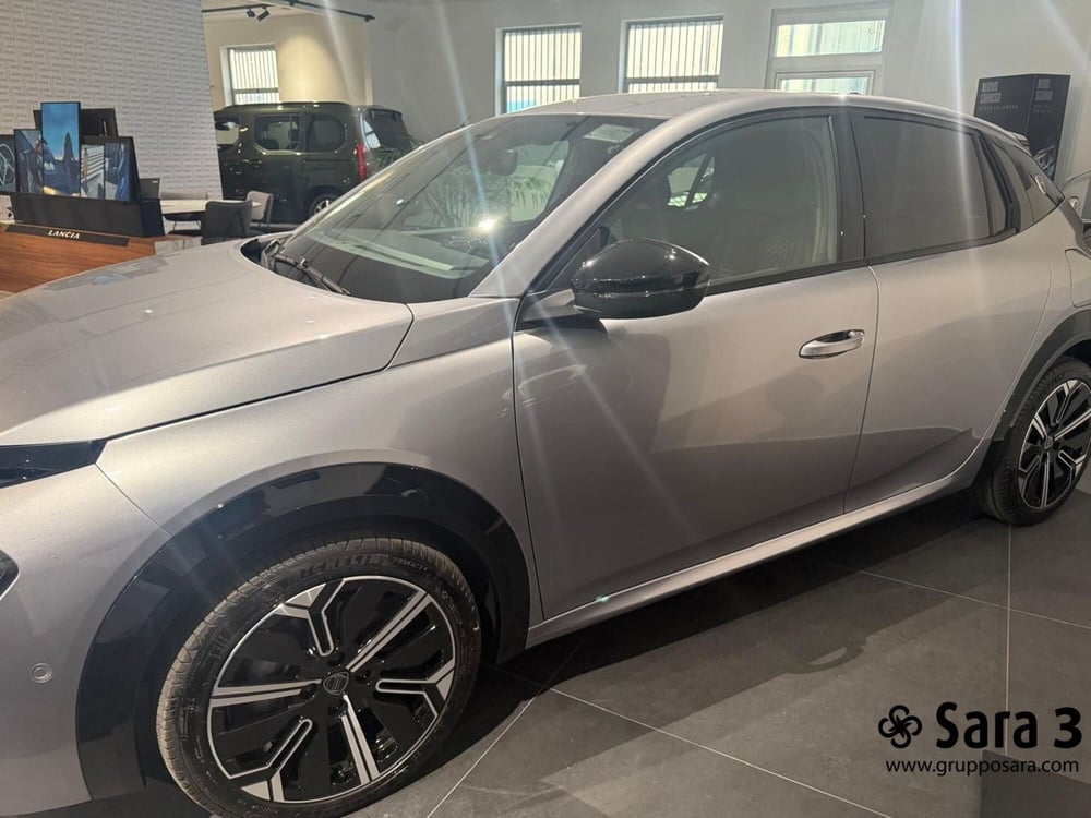 Lancia Ypsilon nuova a Benevento (2)