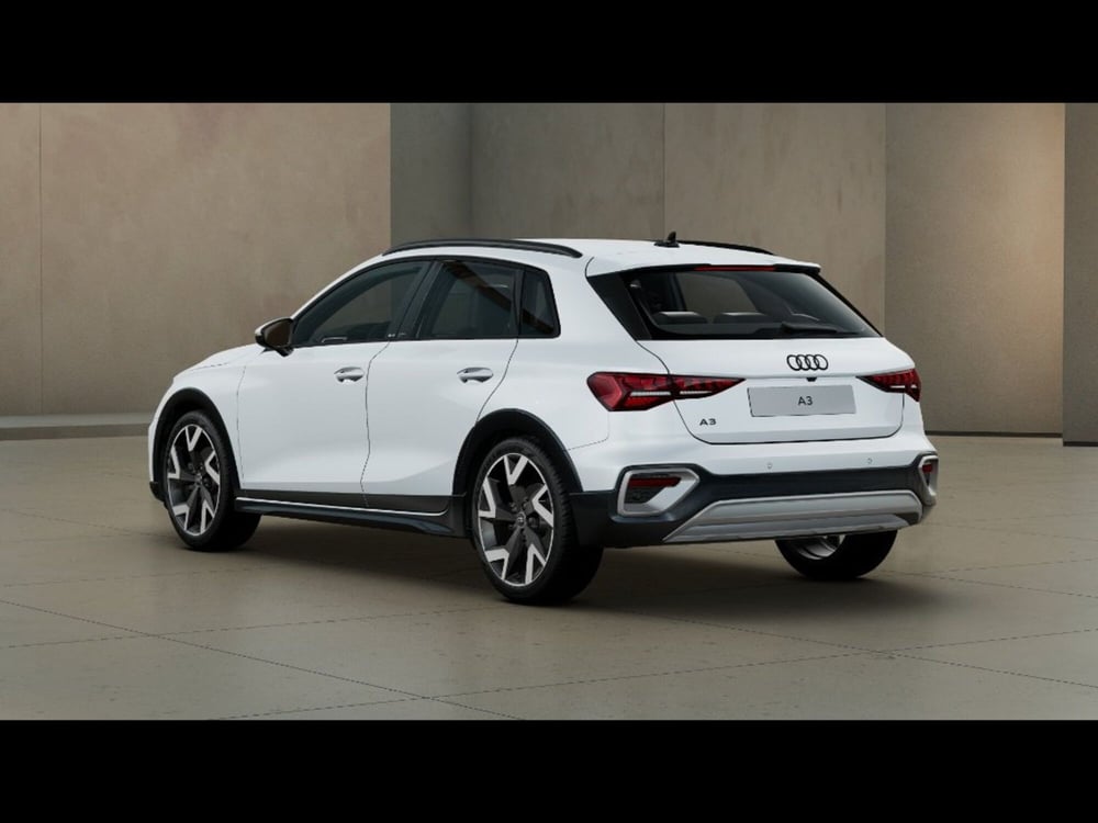 Audi A3 allstreet nuova a Livorno (3)