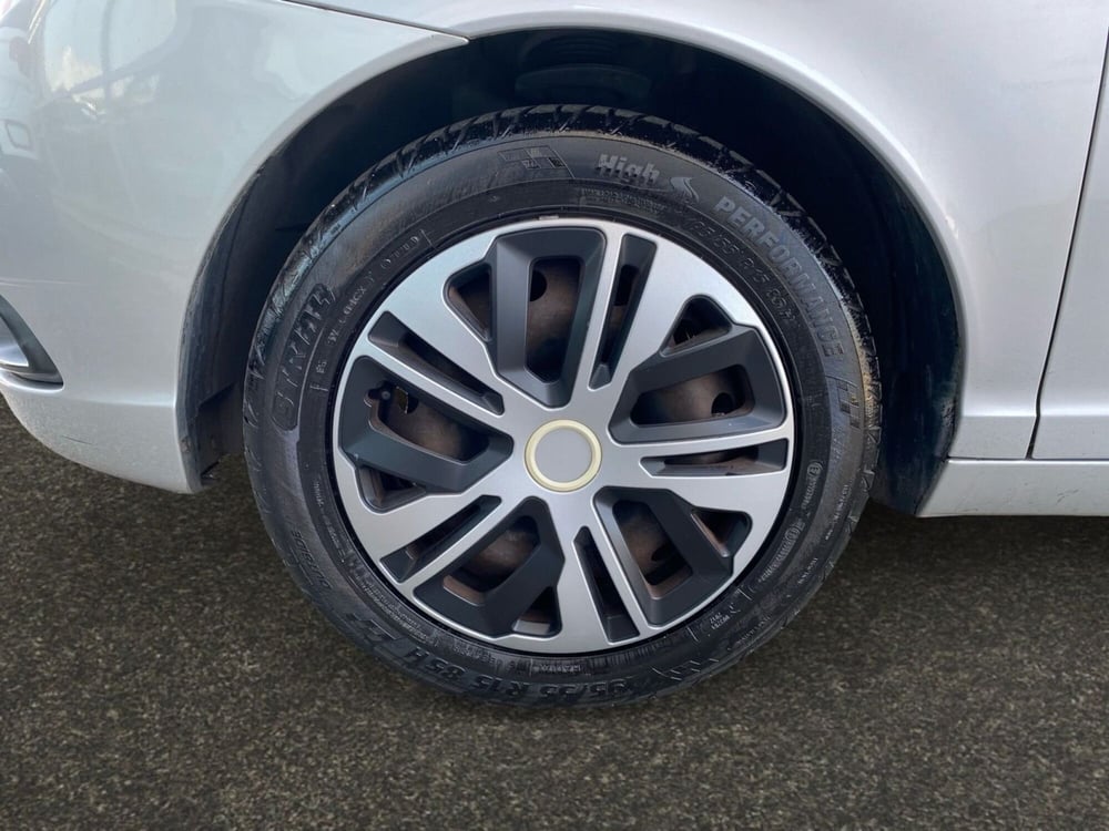 Lancia Ypsilon usata a Bologna (11)