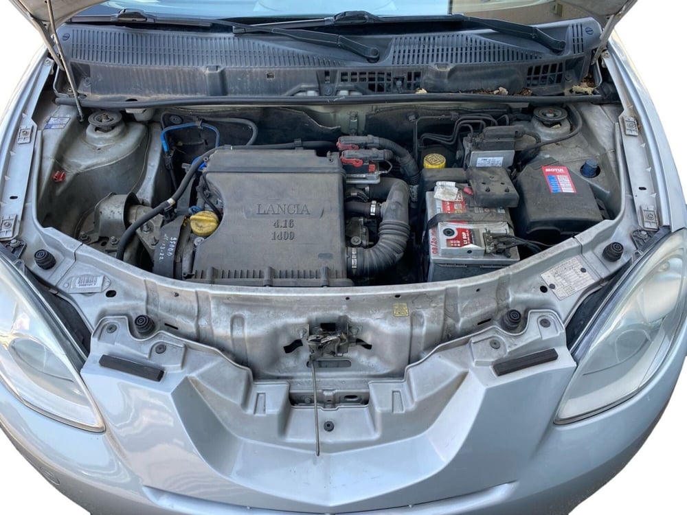 Lancia Ypsilon usata a Bologna (12)