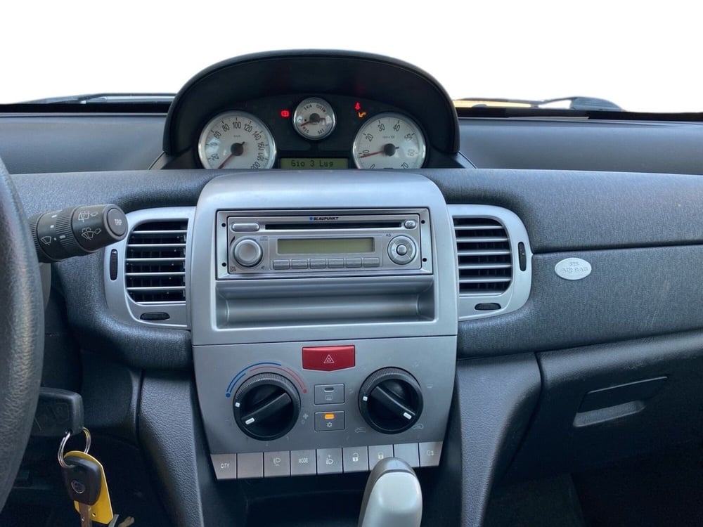 Lancia Ypsilon usata a Bologna (13)
