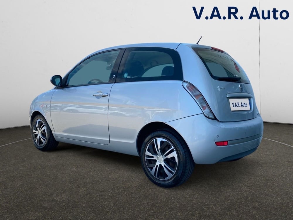 Lancia Ypsilon usata a Bologna (2)