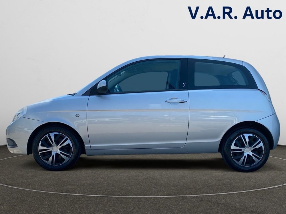 Lancia Ypsilon usata a Bologna (3)