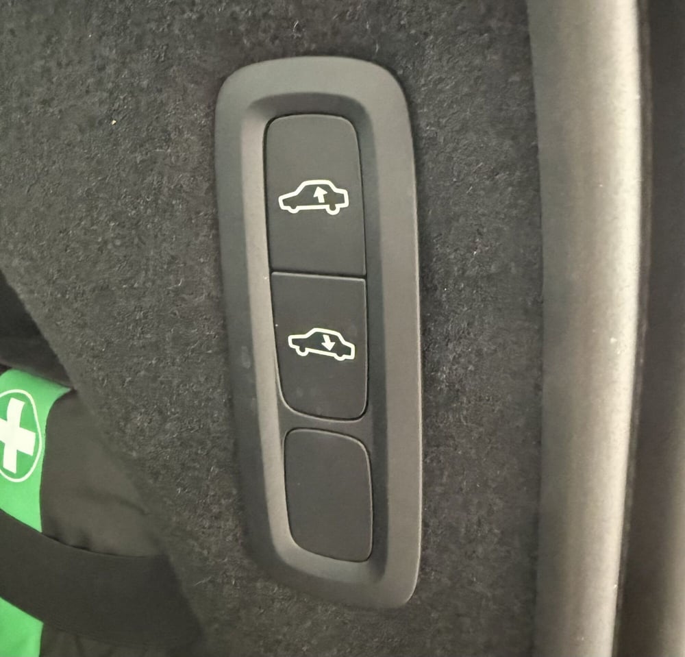 Volvo XC90 usata a Parma (10)