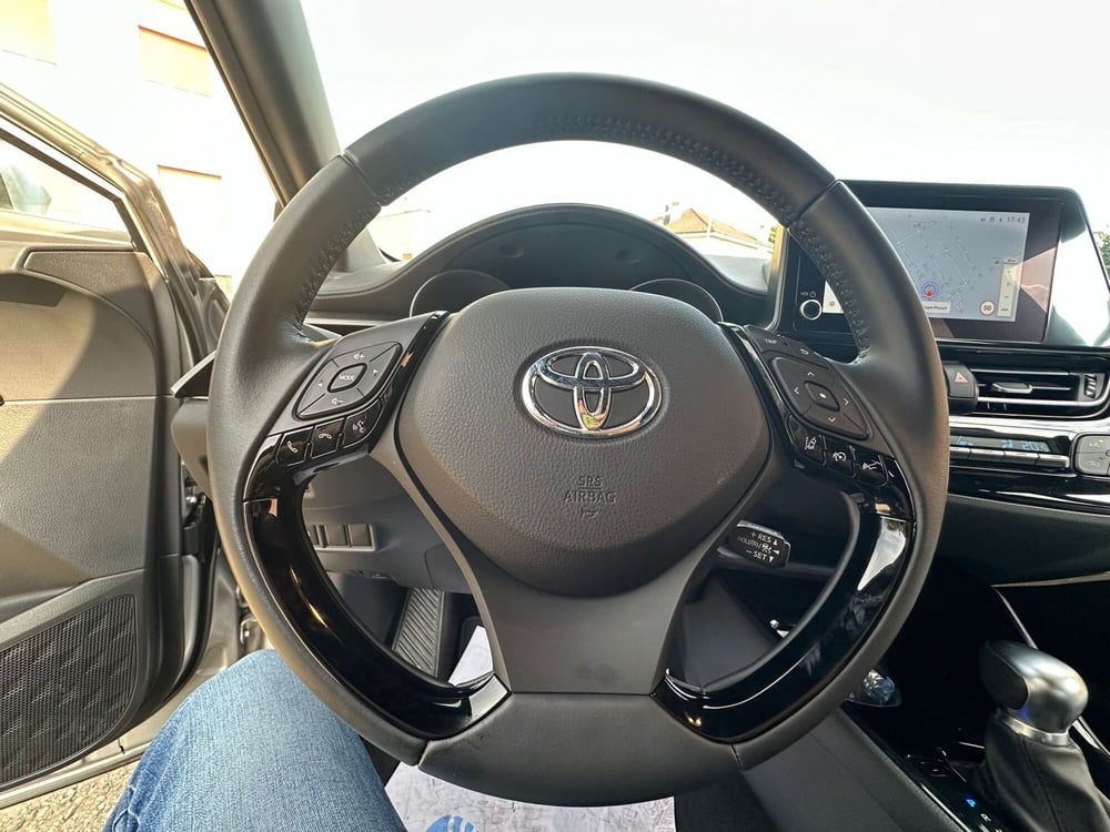 Toyota Toyota C-HR usata a Monza e Brianza (11)
