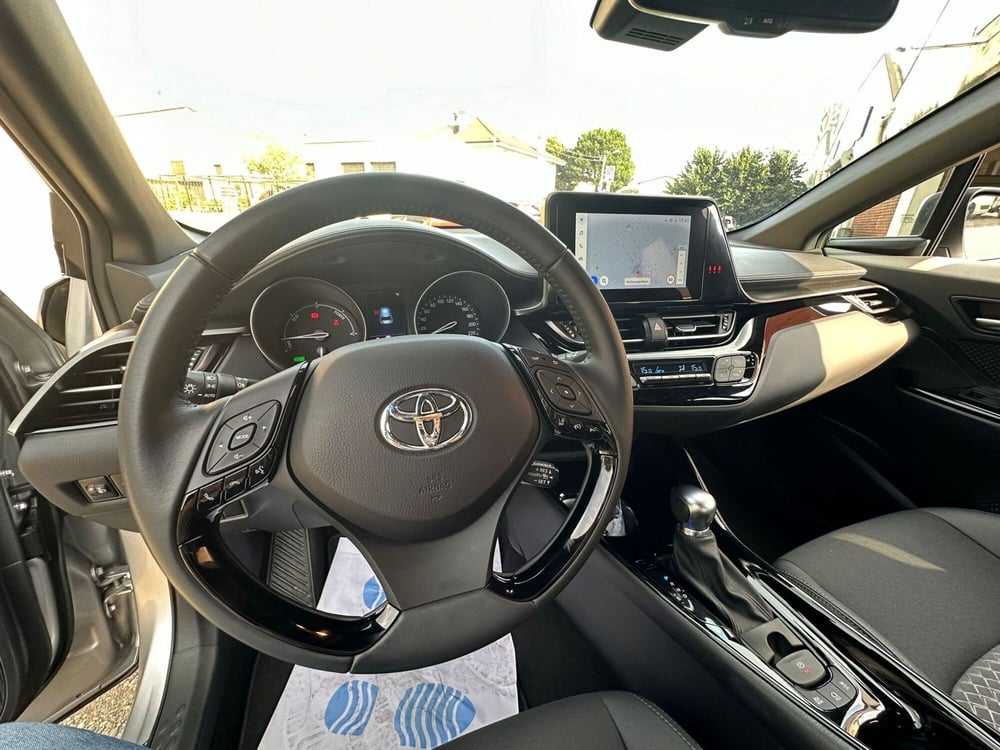 Toyota Toyota C-HR usata a Monza e Brianza (9)