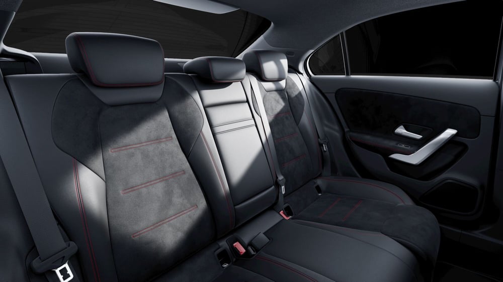 Mercedes-Benz Classe A Sedan nuova a Milano (6)