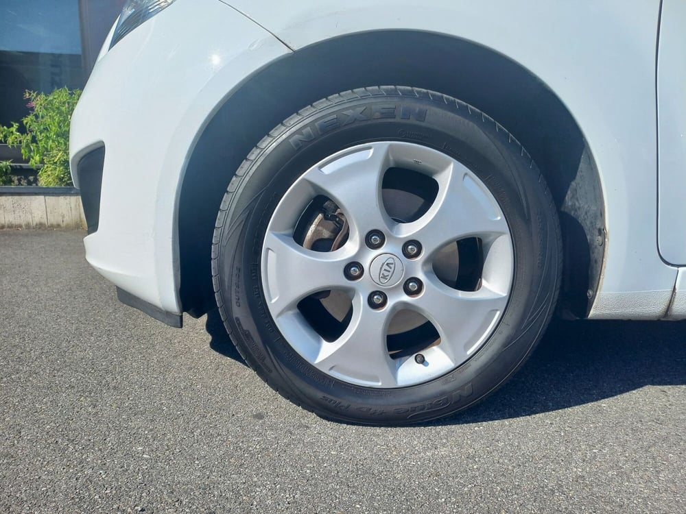 Kia Venga usata a Milano (11)