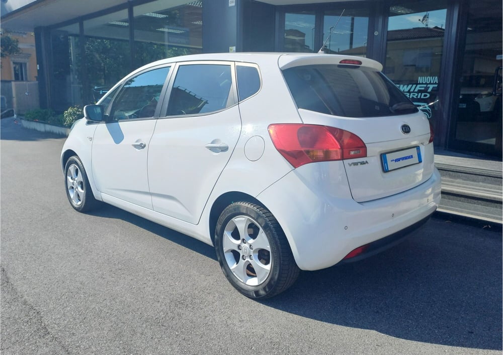 Kia Venga usata a Milano (4)