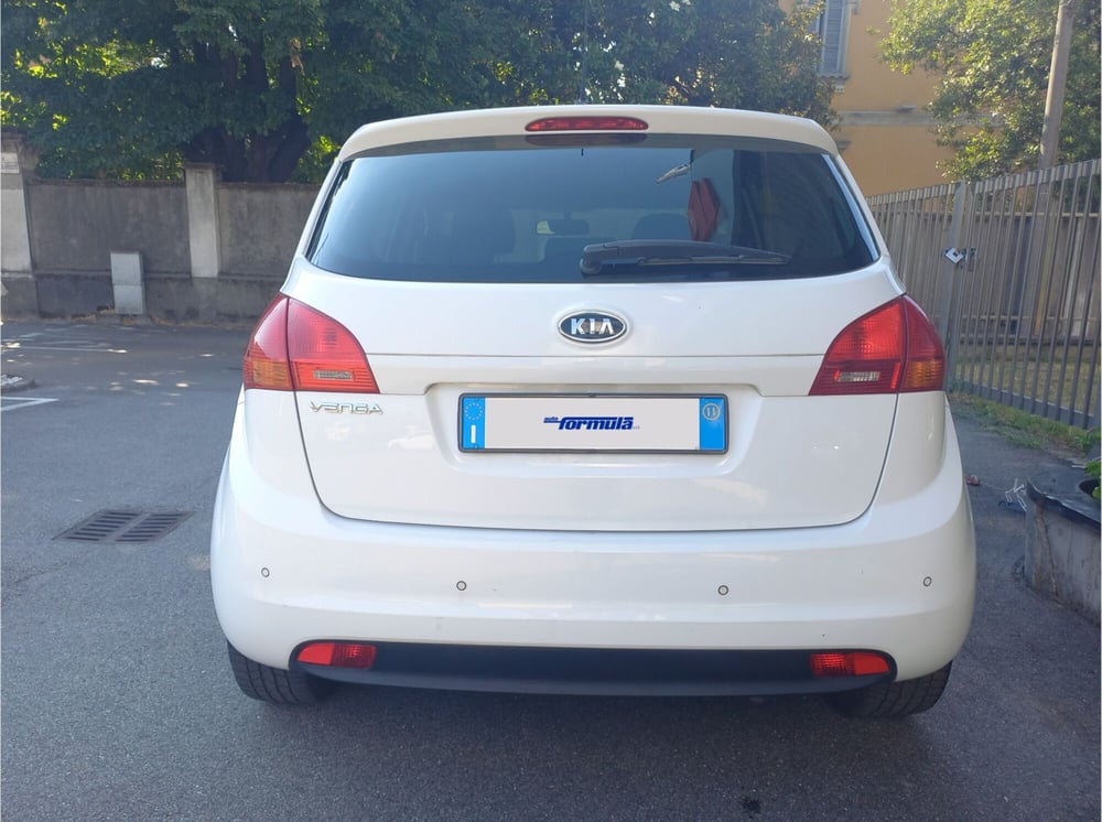 Kia Venga usata a Milano (5)