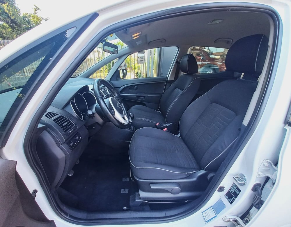 Kia Venga usata a Milano (6)