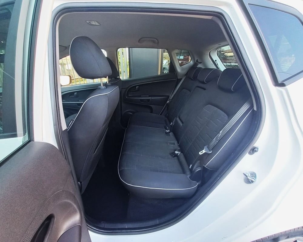 Kia Venga usata a Milano (7)