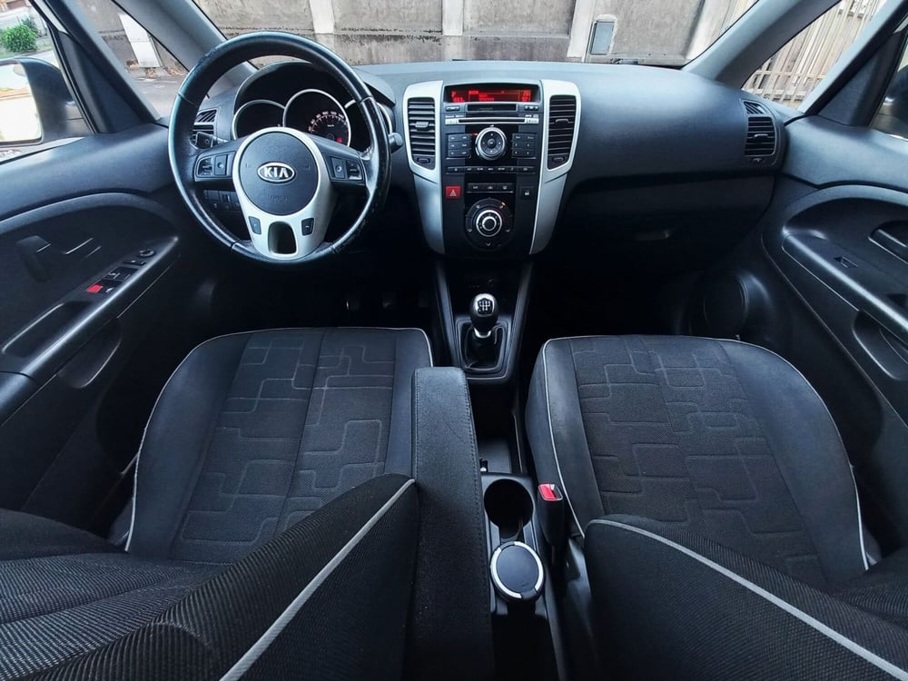 Kia Venga usata a Milano (8)