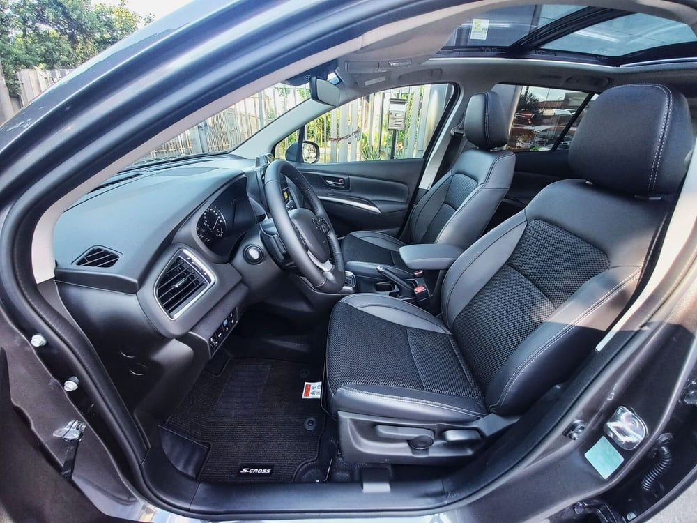 Suzuki S-Cross nuova a Milano (6)