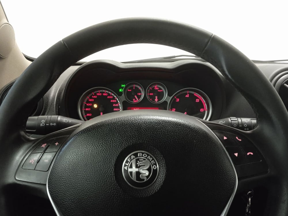 Alfa Romeo MiTo usata a Torino (11)