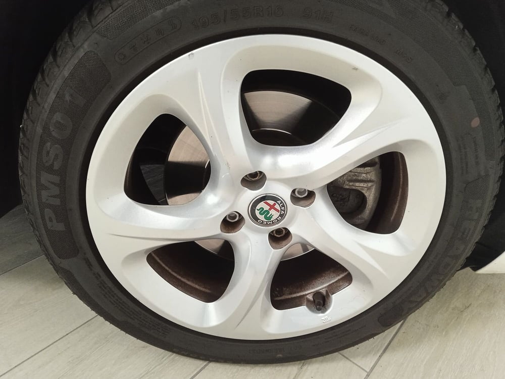 Alfa Romeo MiTo usata a Torino (16)