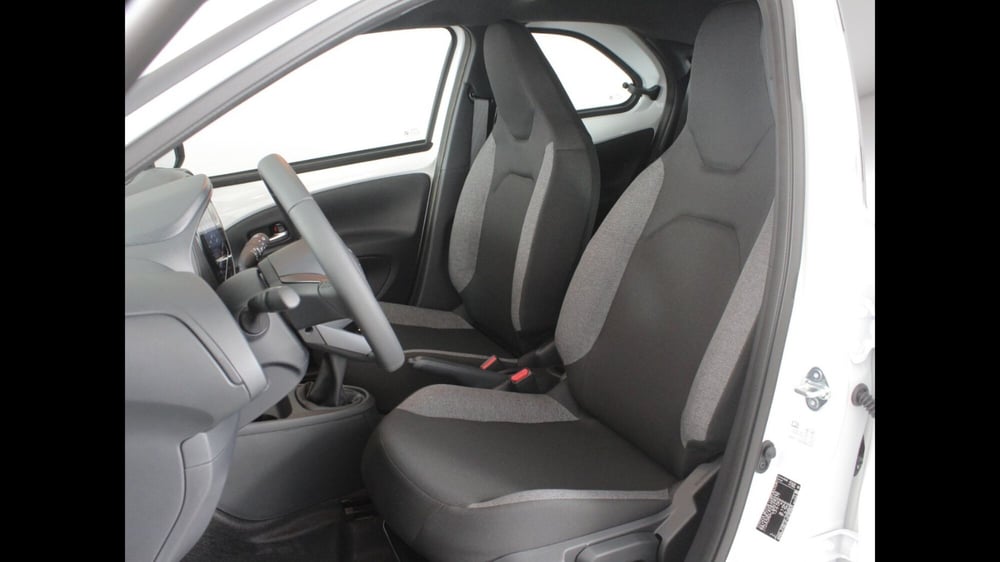 Toyota Aygo X nuova a Palermo (12)