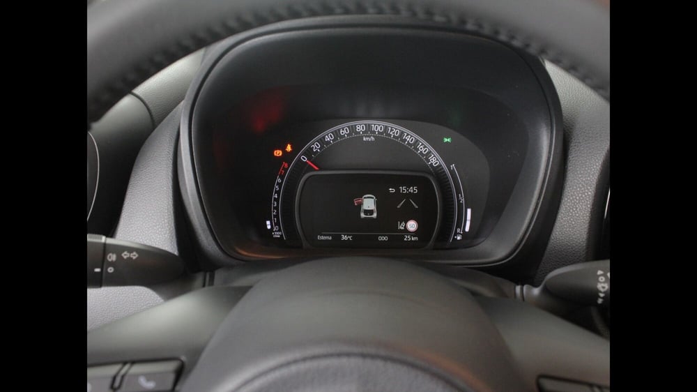 Toyota Aygo X nuova a Palermo (13)