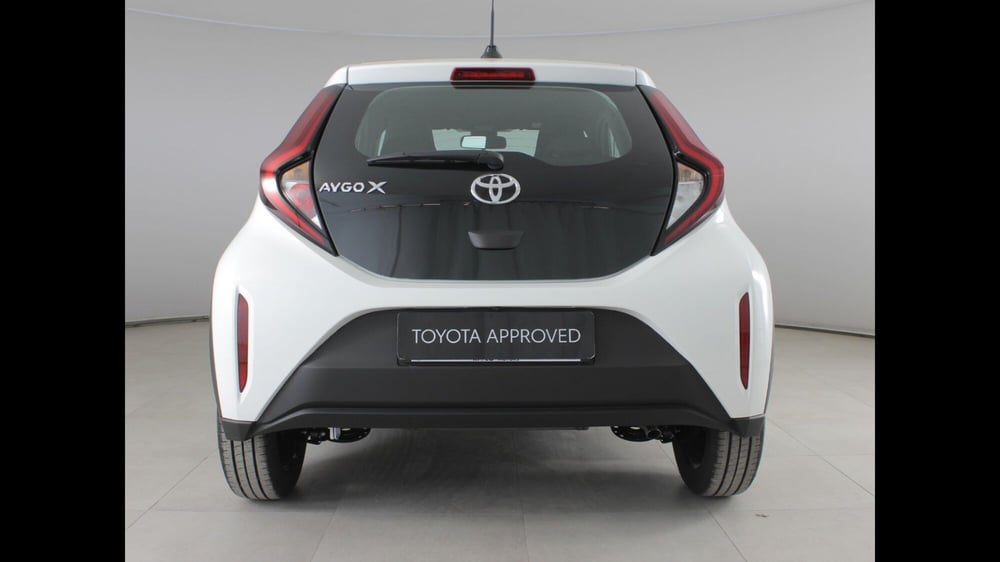 Toyota Aygo X nuova a Palermo (4)