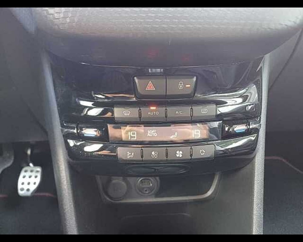 Peugeot 2008 usata a Venezia (18)