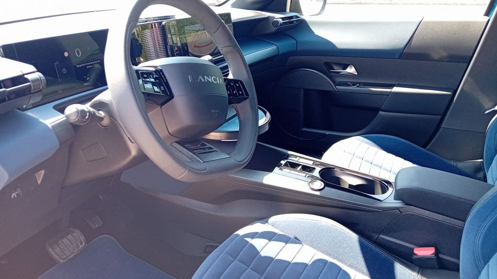 Lancia Ypsilon usata a Benevento (12)
