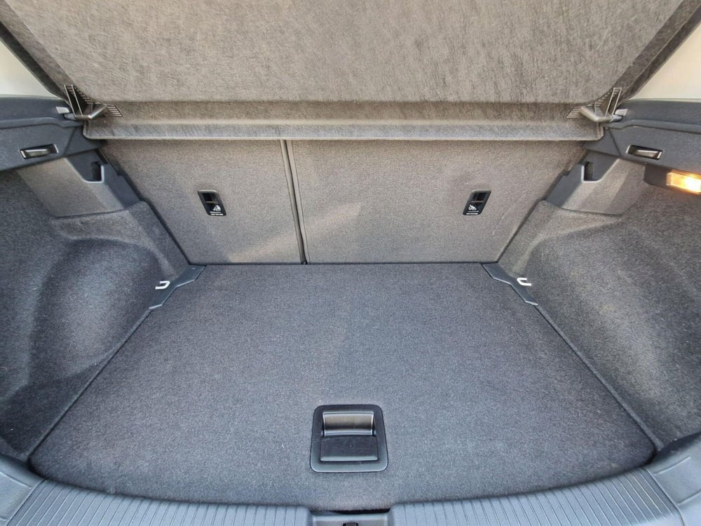 Volkswagen T-Cross usata a Frosinone (12)