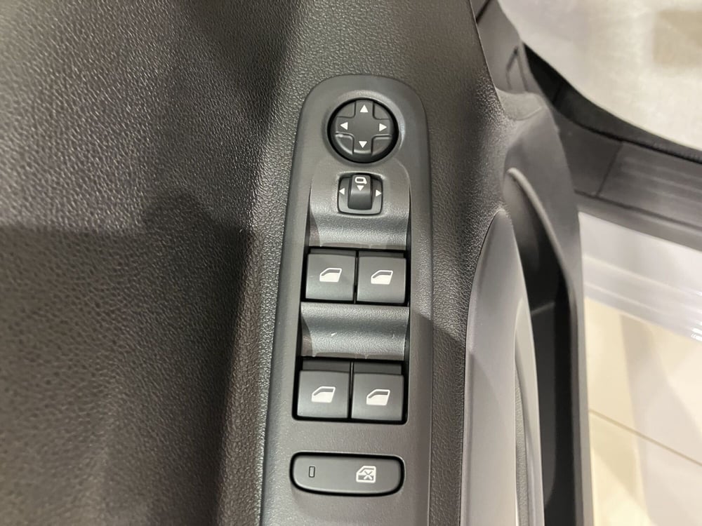 Fiat Doblò nuova a Parma (9)