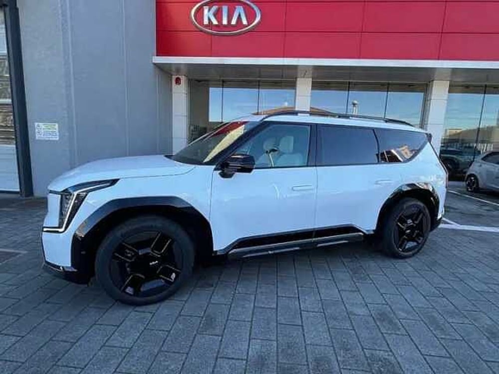 Kia EV9 nuova a Milano (4)