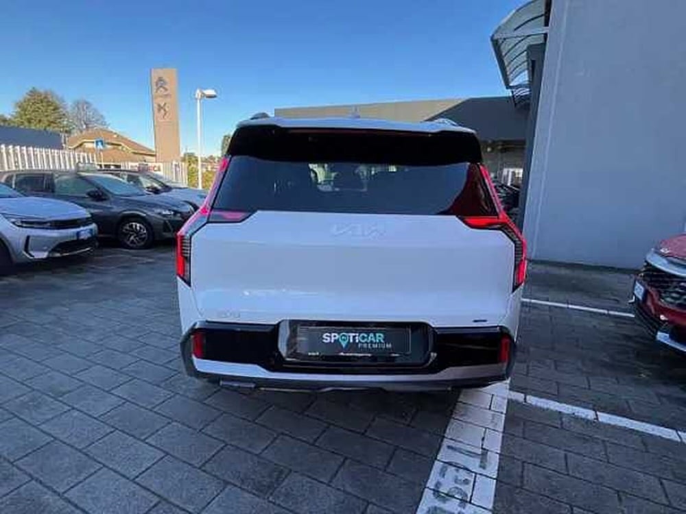 Kia EV9 nuova a Milano (6)