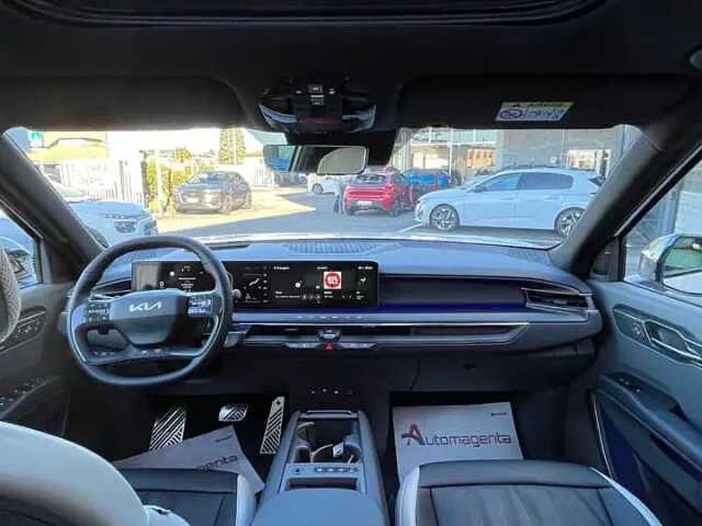 Kia EV9 nuova a Milano (9)
