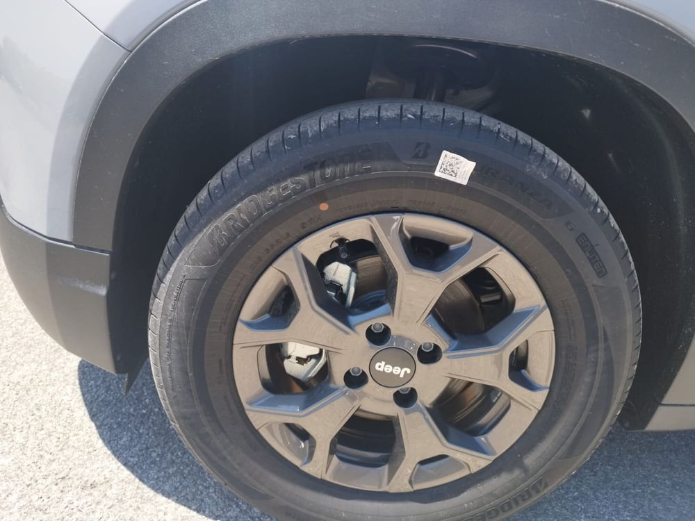Jeep Avenger nuova a Arezzo (20)