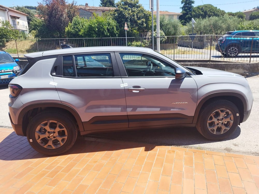 Jeep Avenger nuova a Arezzo (5)
