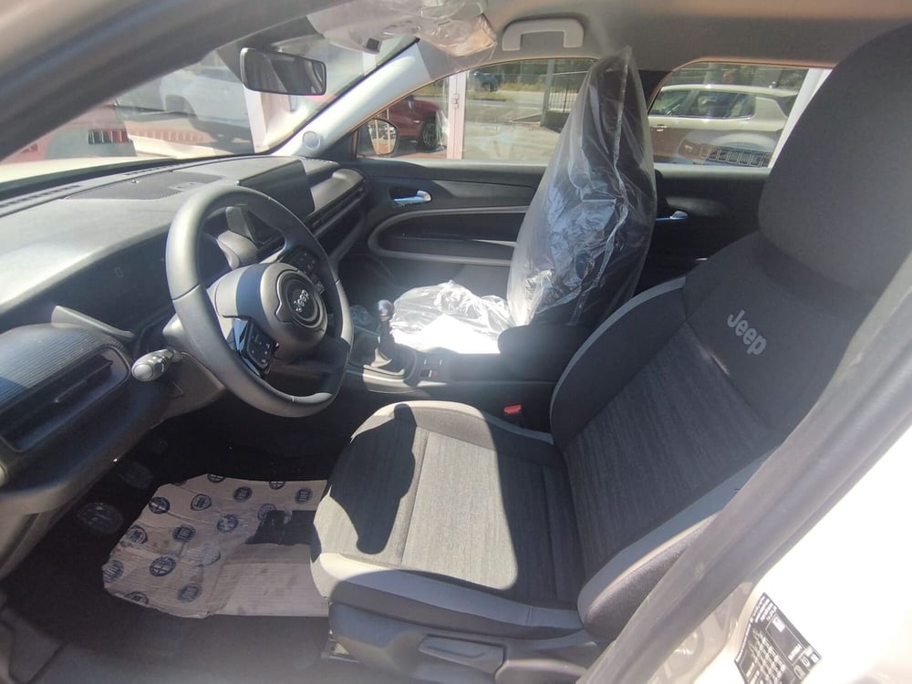Jeep Avenger nuova a Arezzo (11)
