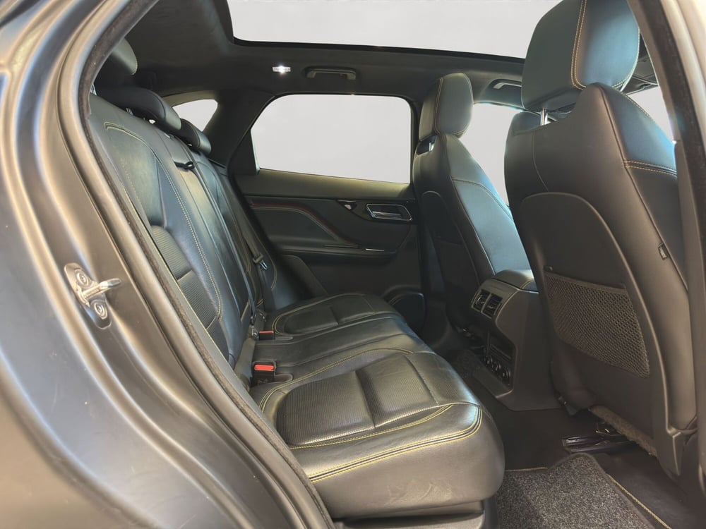 Jaguar F-Pace usata a Latina (5)
