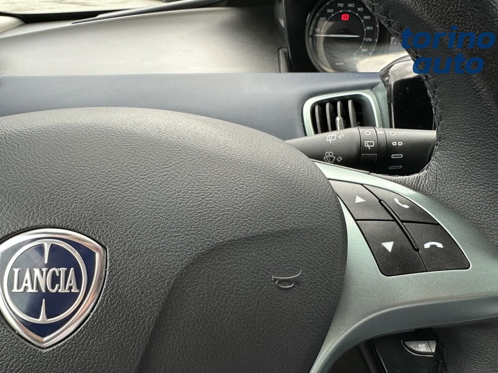 Lancia Ypsilon usata a Torino (19)
