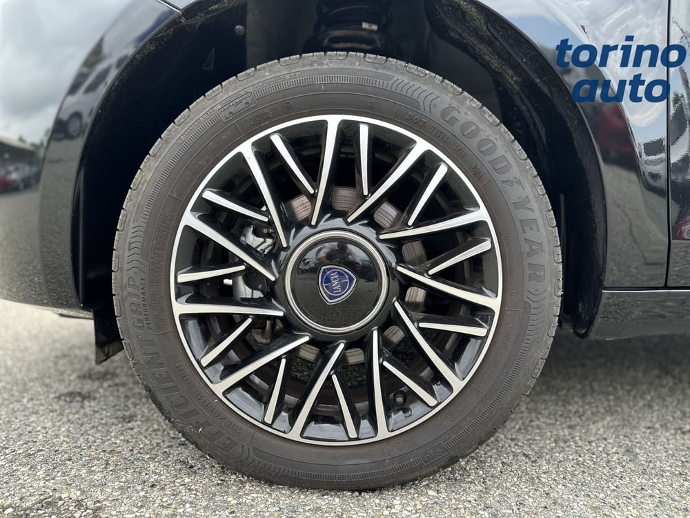 Lancia Ypsilon usata a Torino (9)
