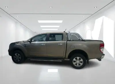 Ford Ranger Pick-up Ranger 2.0 TDCi aut. DC Limited 5 posti del 2020 usata a Latina