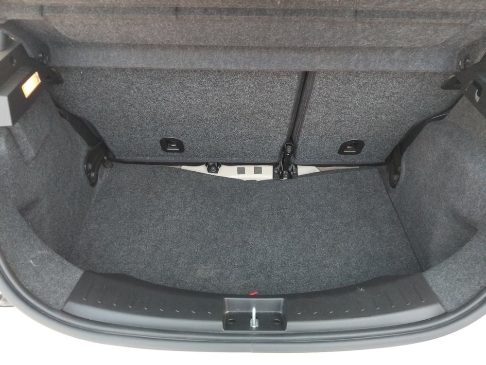 Lancia Ypsilon usata a Latina (10)