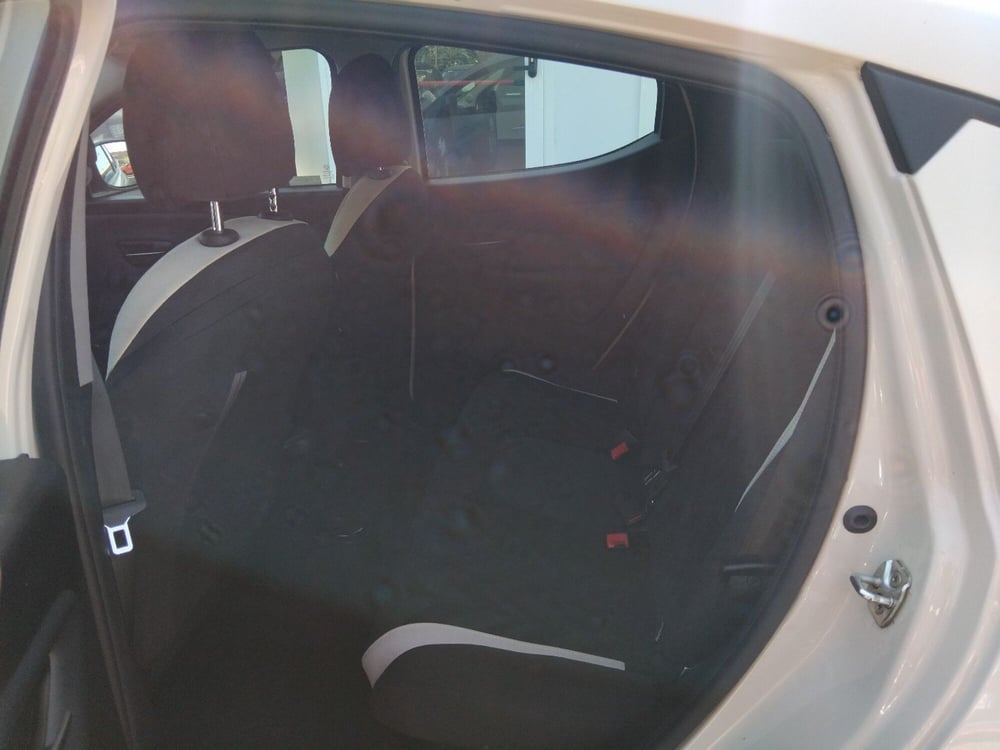 Lancia Ypsilon usata a Latina (12)