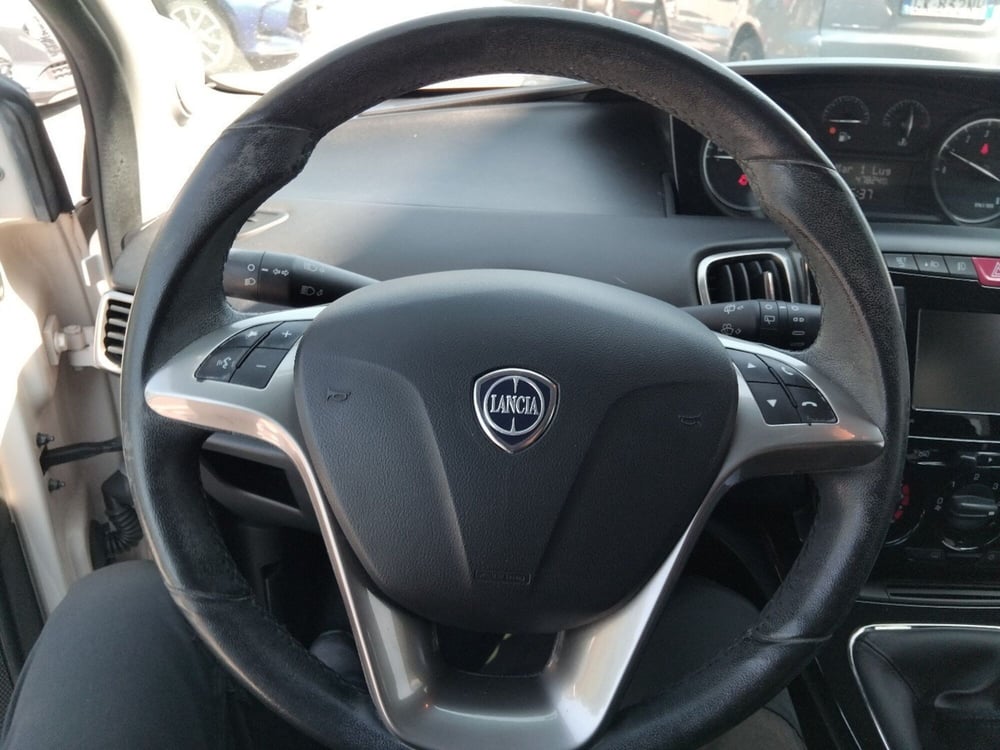 Lancia Ypsilon usata a Latina (14)